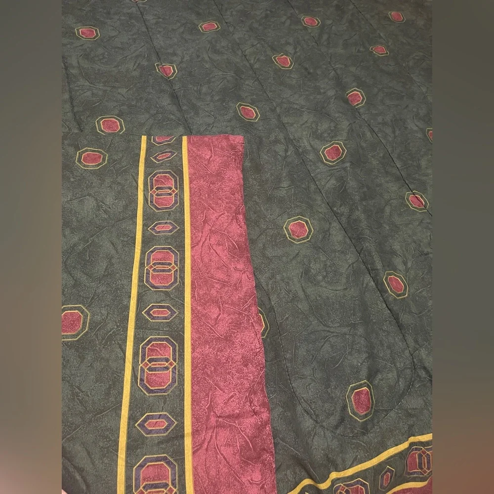 Vintage 90’s Burgundy and Hunter Green King Size Comforter Retro Nostalgic Y2K